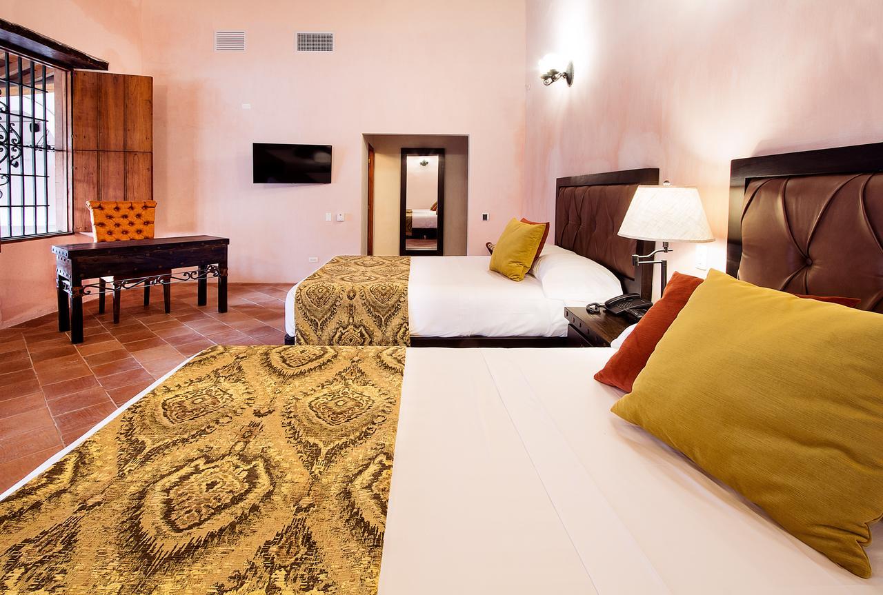 Hotel Dona Manuela モンポス エクステリア 写真
